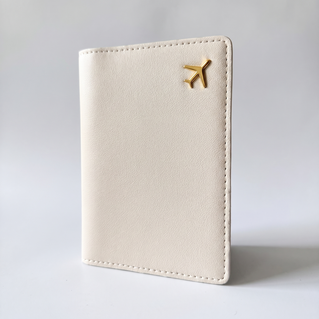Carteira de Passaporte de Viagem bege com avião dourado
